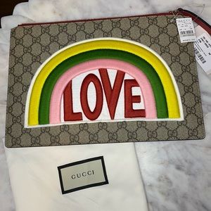 Gucci supreme Love clutch 🌈
